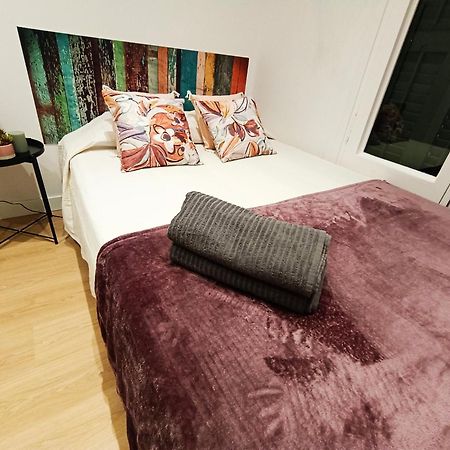 By Universitat Private Rooms Barcelone Extérieur photo