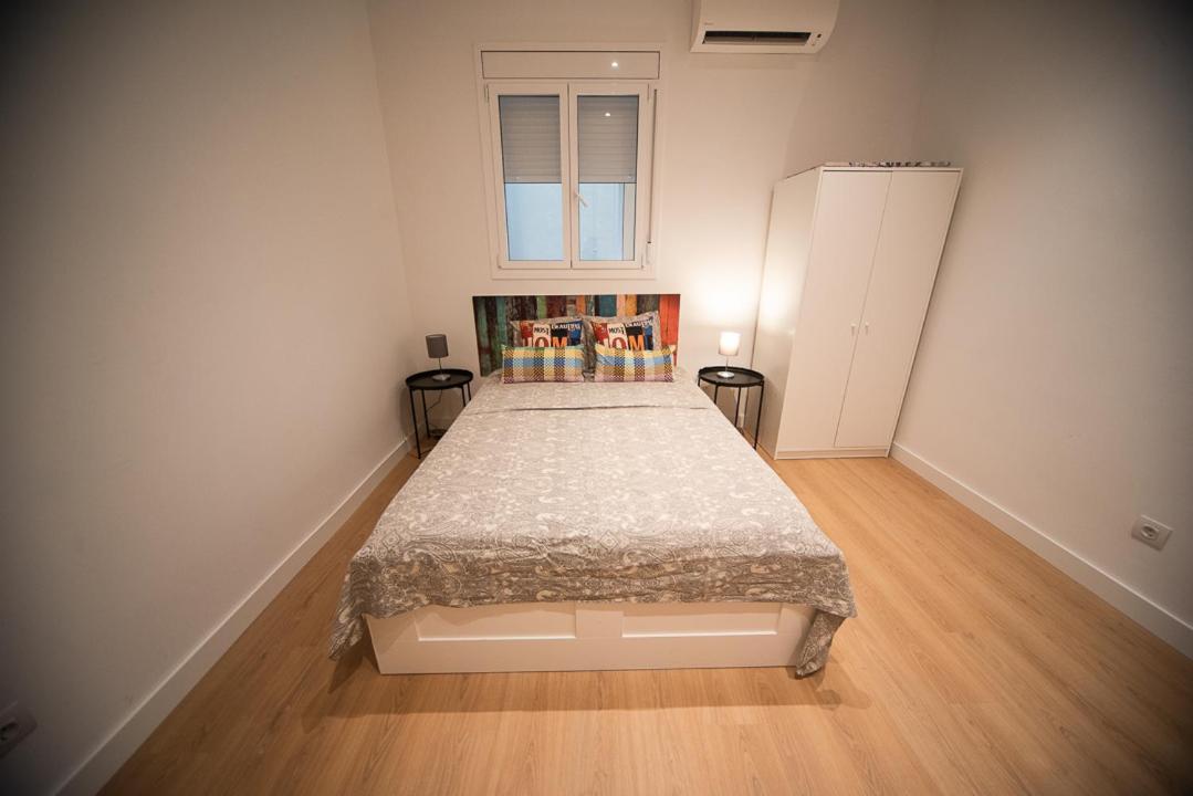 By Universitat Private Rooms Barcelone Extérieur photo