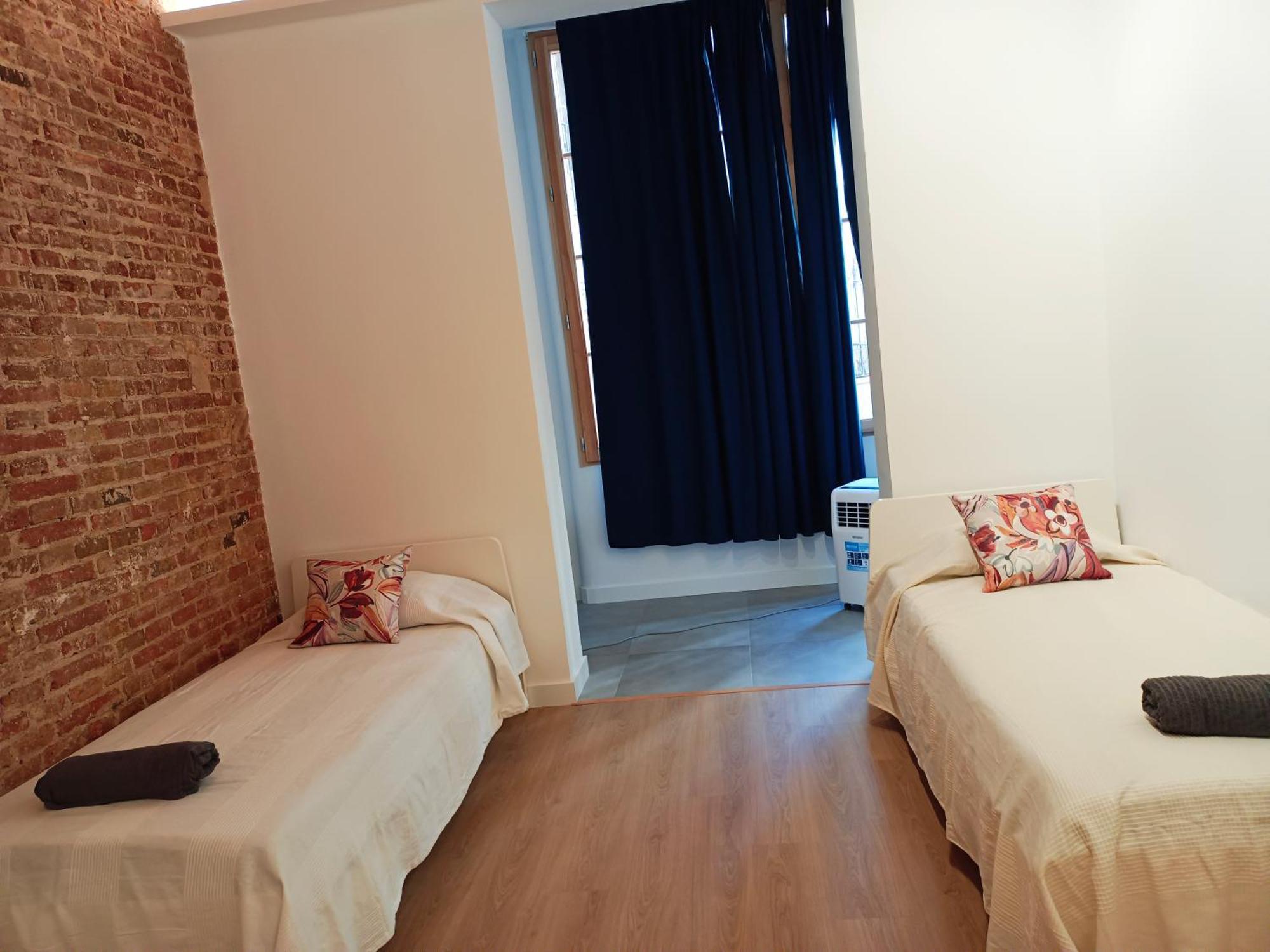 By Universitat Private Rooms Barcelone Extérieur photo