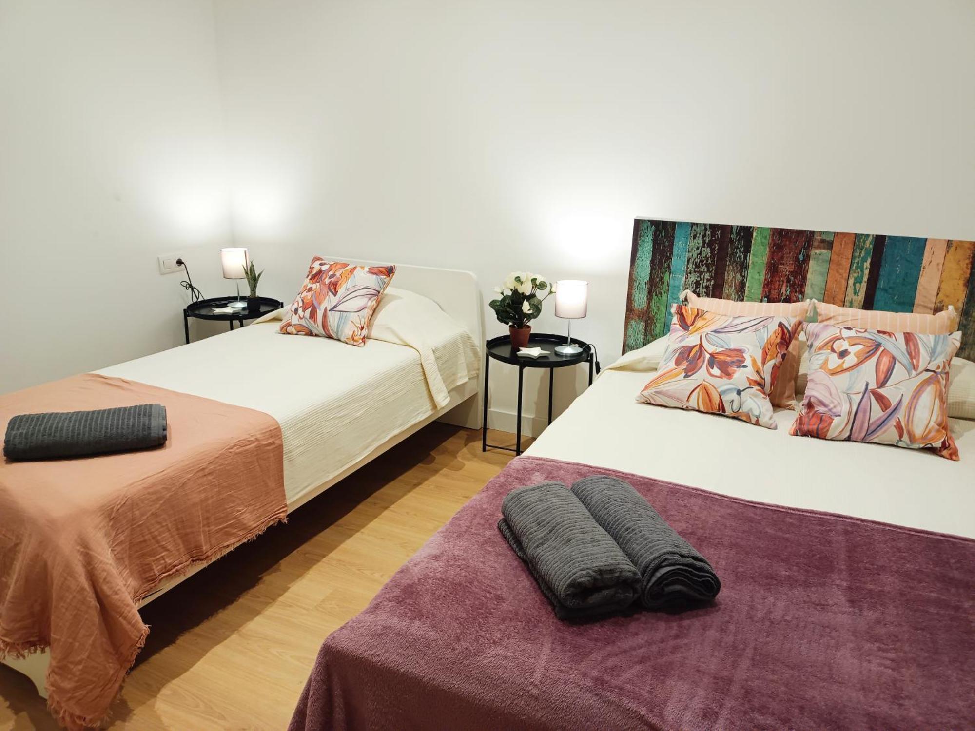 By Universitat Private Rooms Barcelone Extérieur photo