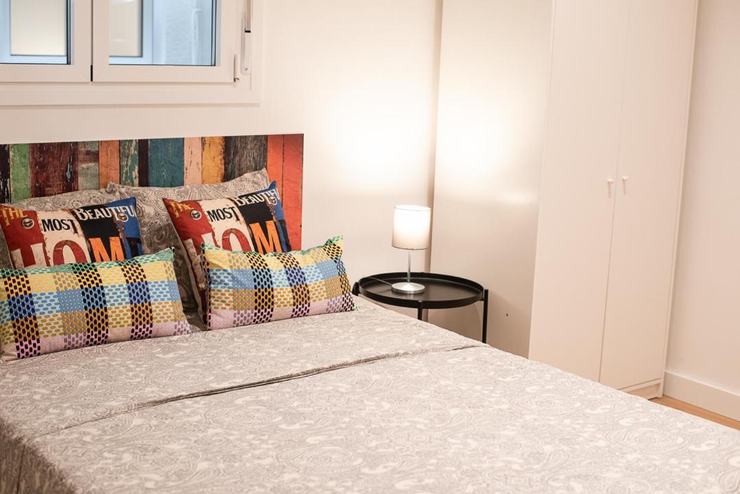 By Universitat Private Rooms Barcelone Extérieur photo