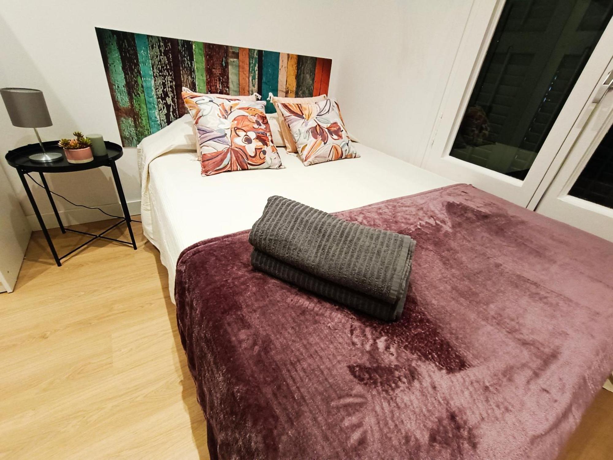 By Universitat Private Rooms Barcelone Extérieur photo