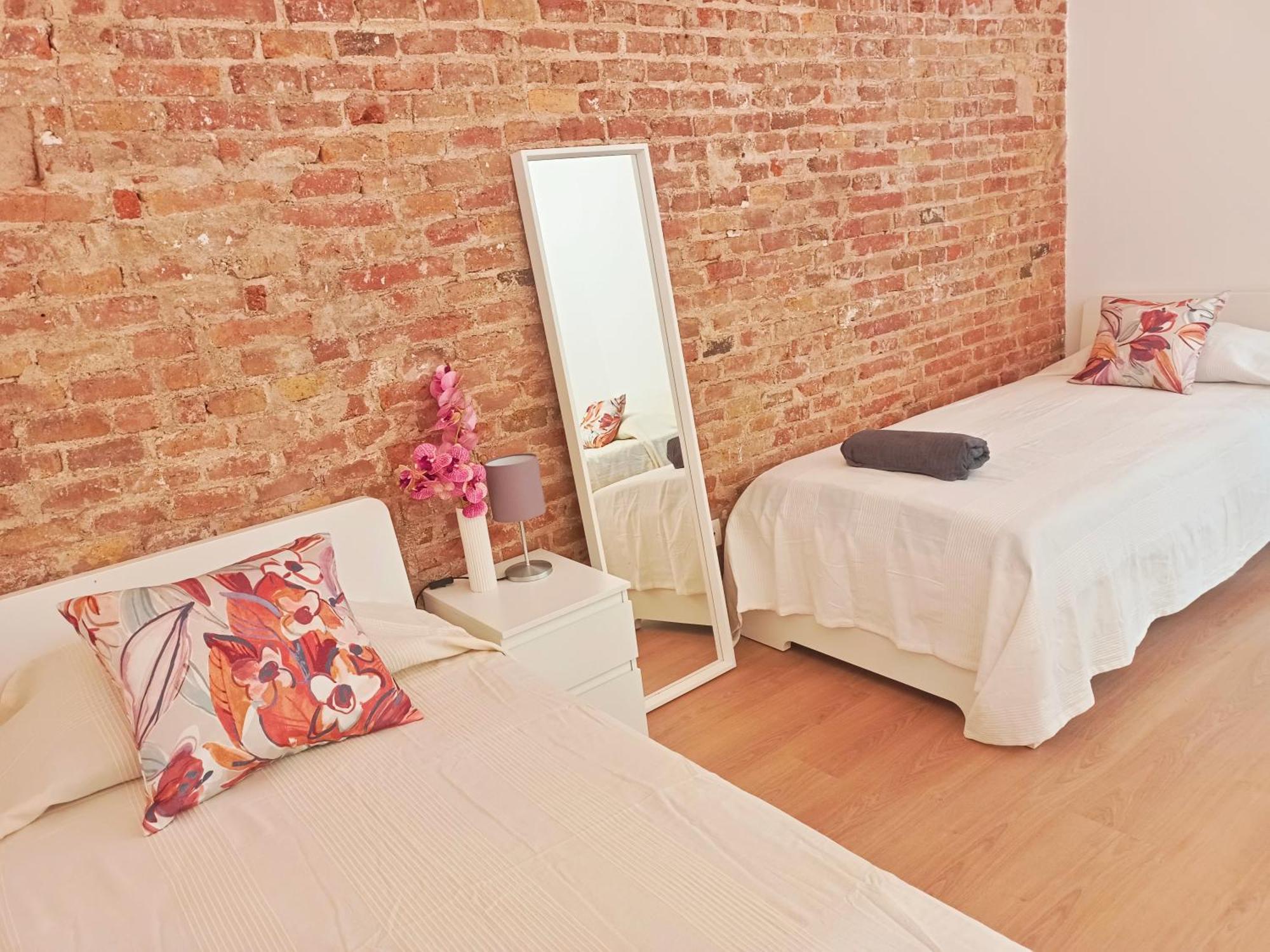 By Universitat Private Rooms Barcelone Extérieur photo